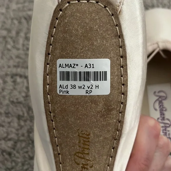 Russian pointe Almaz pointe shoes. - A31s - Picture 3 of 3